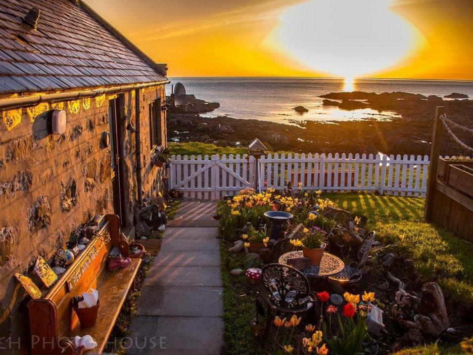 Pew With A View - Seafront Cottages Sandhaven Kültér fotó